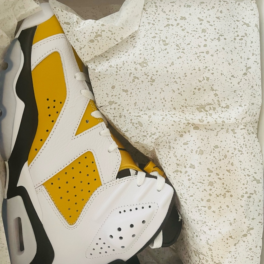 Air Jordan 6 Retro White Yellow Sneakers